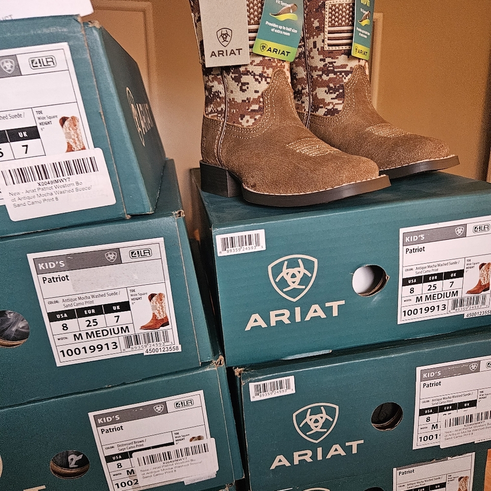Ariat Kids Camo and Brown Boots - Picture 4 of 14